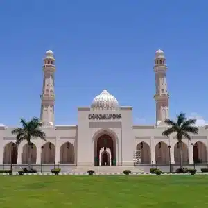 Salalah cultural tours showcasing forts, souqs, and traditional Omani heritage