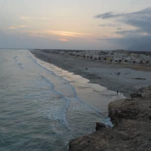 Discover the natural charm and peaceful vibe of Taqa Beach in Salalah, Oman, with this complete travel guide.