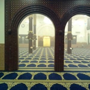 Masjid Jama Al-Iman Salalah guide blue dome and prayer hall