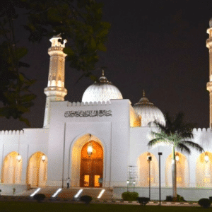 Salalah Central Market with fresh fruit and seafood stalls